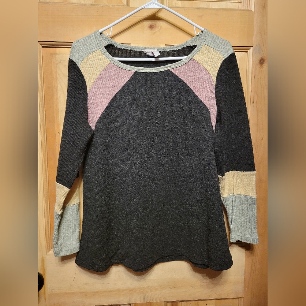 Bibi long sleeve‎ light sweater top size small womans warm pink yellow green